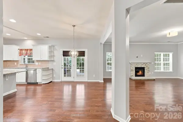 4852 Pepper DR, Harrisburg, NC 28075
