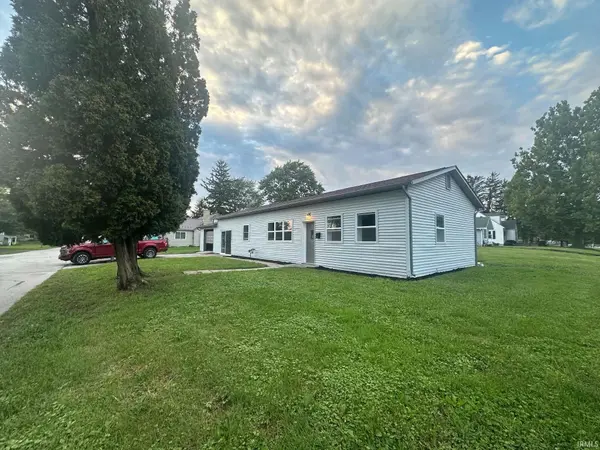 1806 Fruit ST, Huntington, IN 46750