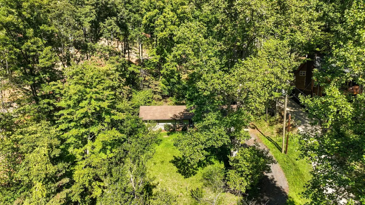 740 Hidden Valley Rd, Gatlinburg, TN 37738