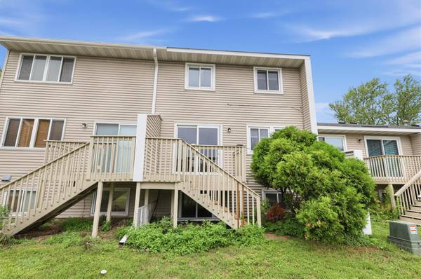 7509 Whitney DR, Apple Valley, MN 55124