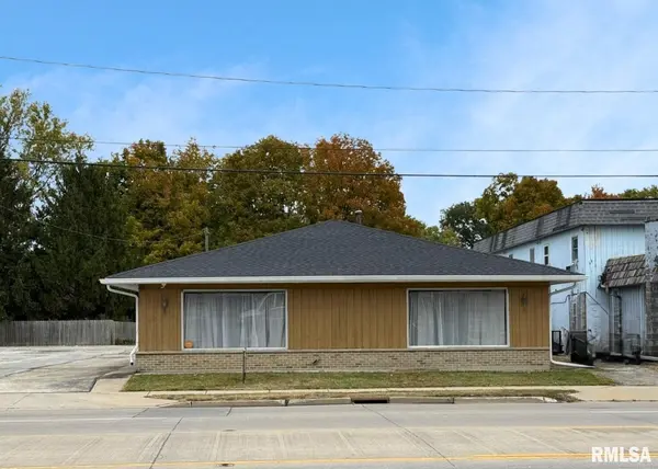 1055 N HENDERSON ST, Galesburg, IL 61401