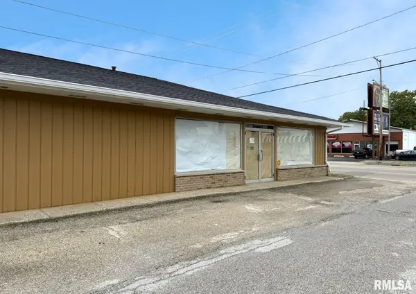 1055 N HENDERSON ST, Galesburg, IL 61401