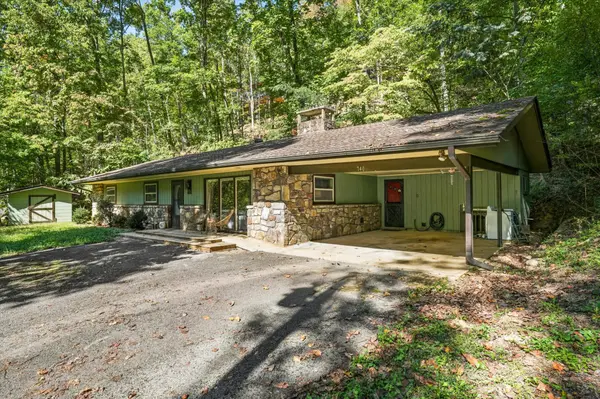 740 Hidden Valley Rd, Gatlinburg, TN 37738