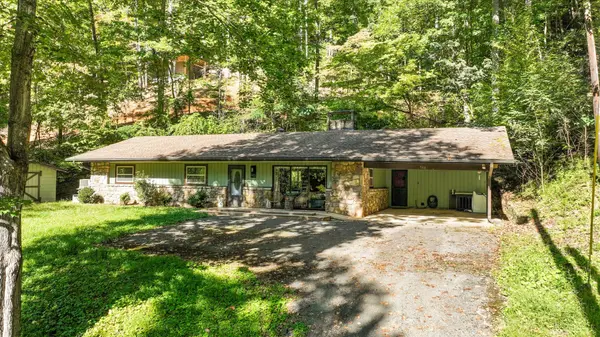 740 Hidden Valley Rd, Gatlinburg, TN 37738