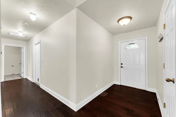 1345 W Dunrobin Castle DR, Nixa, MO 65714