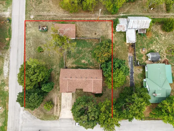 137 W Cline ST, Aurora, MO 65605