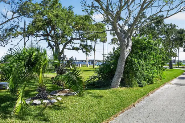 103 PARK CIR, Holly Hill, FL 32117