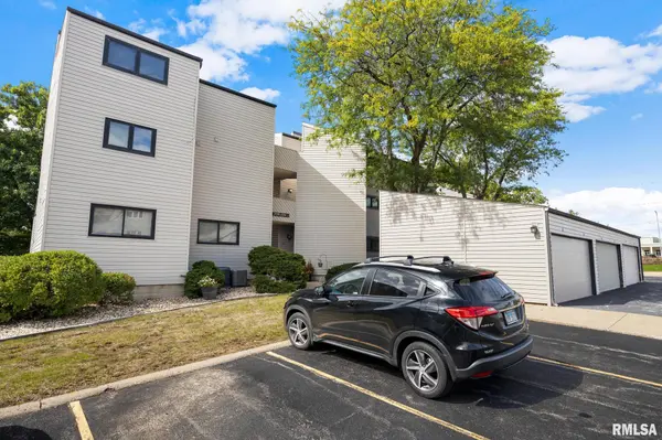 7255 N LAKESIDE CT #28, Peoria, IL 61614