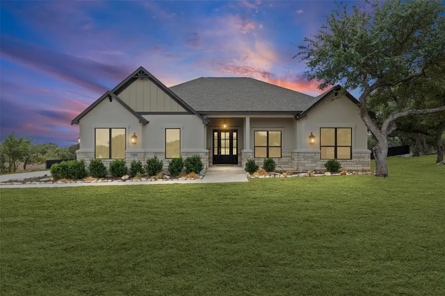 225 Spicewood Trails DR, Spicewood, TX 78669