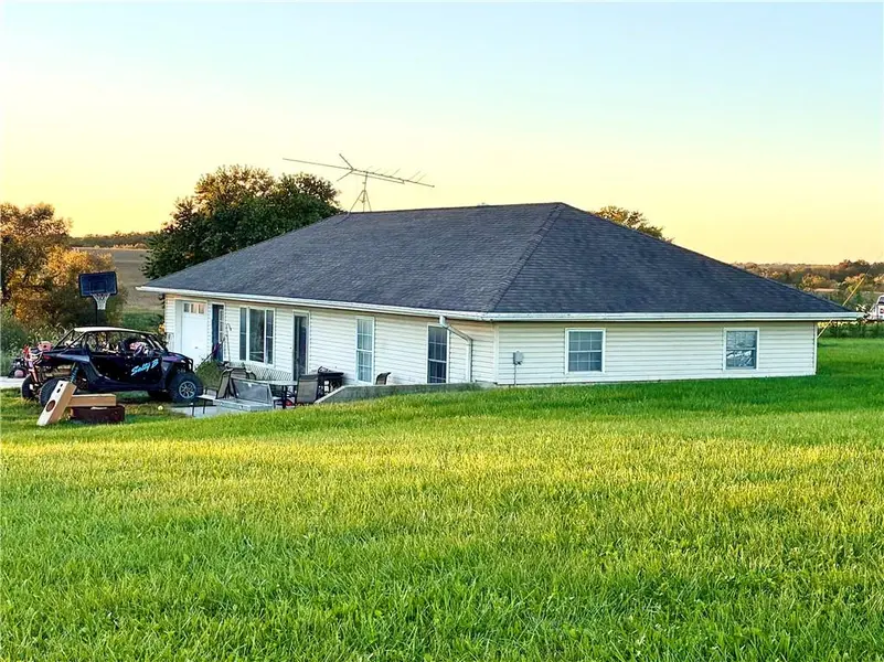5975 Grindstone RD, Cameron, MO 64429