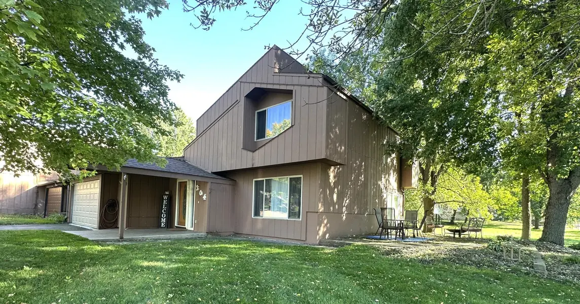 304 Cedar LN, Montevideo, MN 56265