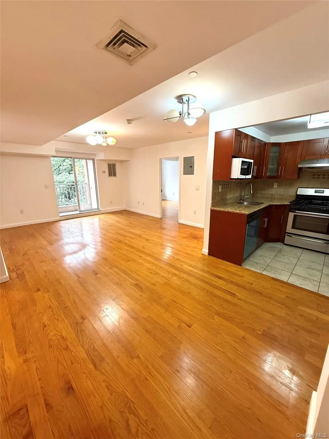 140-75 Ash AVE #5H, Flushing, NY 11355