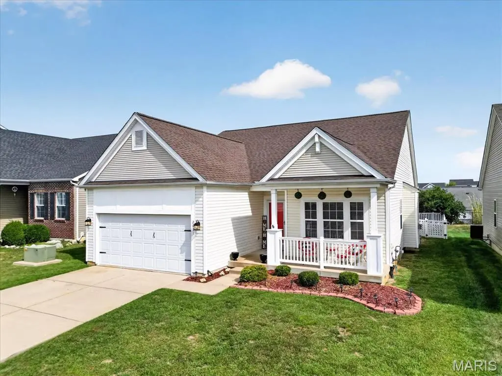 2031 Preston Woods Pkwy, Lake St Louis, MO 63367