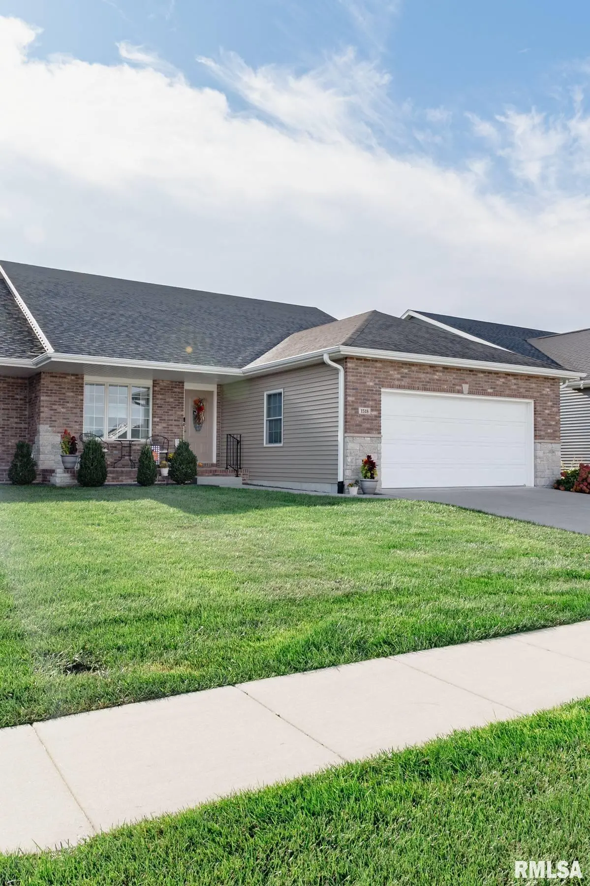 1518 DEARBORN DR, Springfield, IL 62711