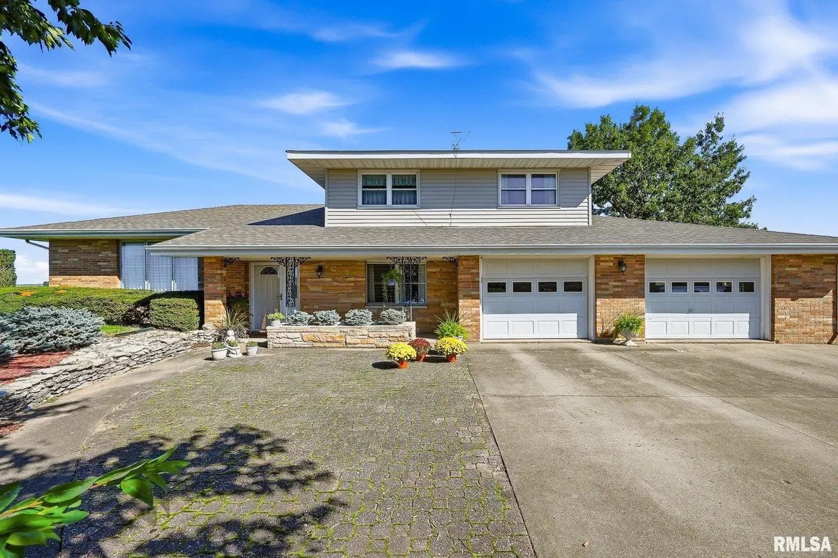 1700 OLD INDIANTOWN RD, Henry, IL 61537
