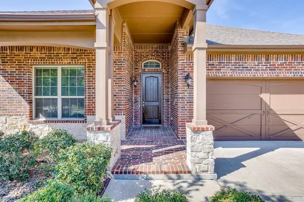 105 Mineral Point Drive, Aledo, TX 76008