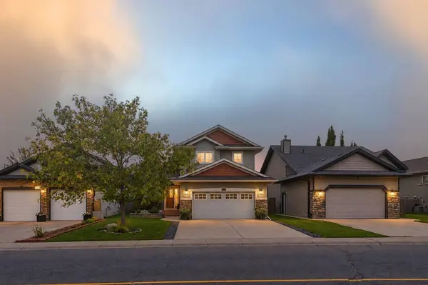 155 Webster DR, Red Deer, AB T4N 7G6