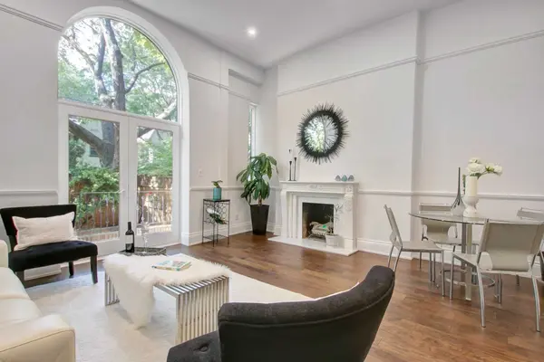 41 Spruce ST #2, Toronto C08, ON M5A 2H8