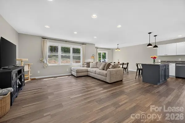 192 Lonesome Dove DR, Woodlawn, VA 24381
