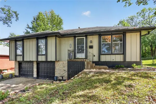 11149 Spring Valley RD, Kansas City, MO 64134