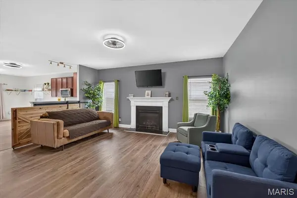 2031 Preston Woods Pkwy, Lake St Louis, MO 63367