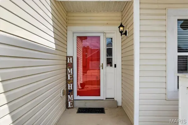 2031 Preston Woods Pkwy, Lake St Louis, MO 63367