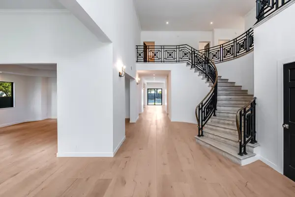 4256 Tarzana Estates DR, Tarzana, CA 91356