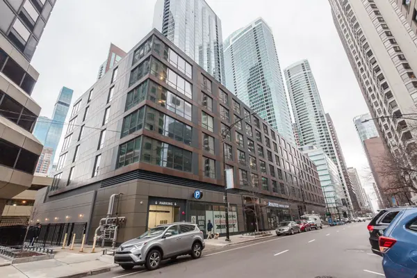 549 N McClurg CT #404, Chicago, IL 60611