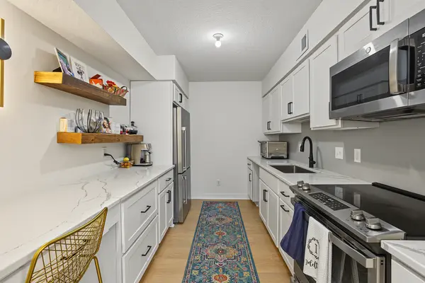 6328 Barrie RD #3M, Edina, MN 55435