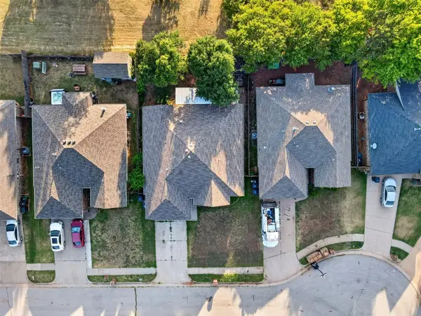 1309 Ethan LN, Yukon, OK 73099