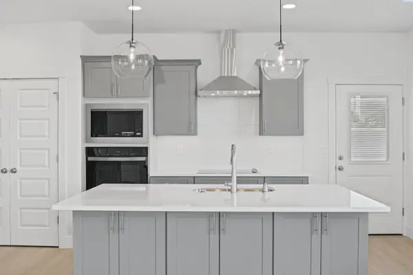 5424 W Okanogan Ave, Kennewick, WA 99336