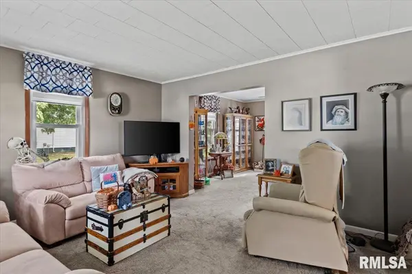 714 E THOMPSON ST, Taylorville, IL 62568