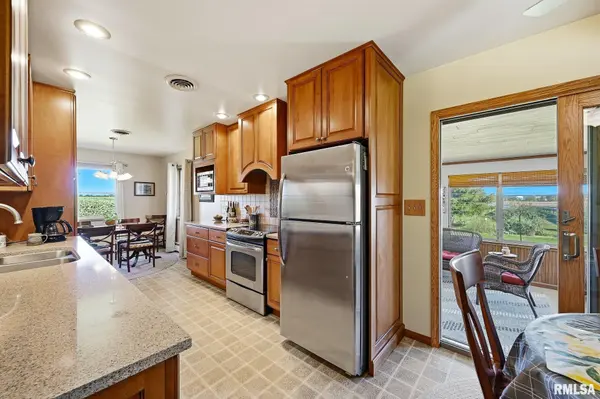 1700 OLD INDIANTOWN RD, Henry, IL 61537