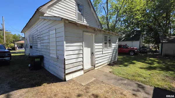 437 N THOMPSON ST, Carrier Mills, IL 62917