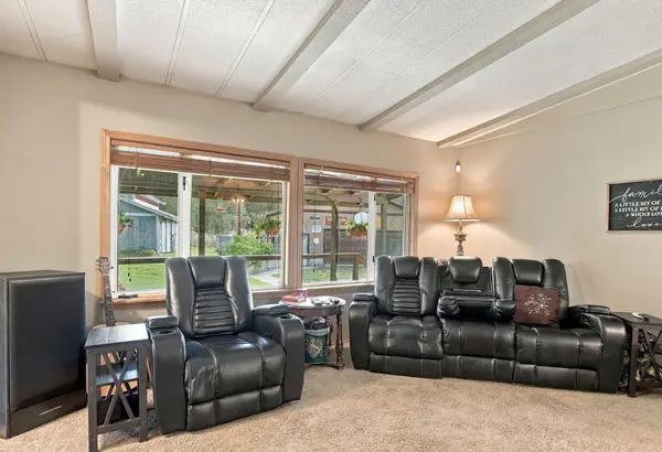 1924 W Burroughs Rd, Deer Park, WA 99006