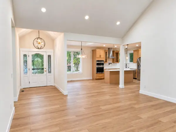 816 W Myra DR, Nixa, MO 65714
