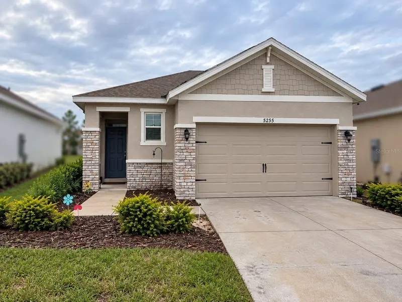 5255 SUNSHINE DR, Wildwood, FL 34785