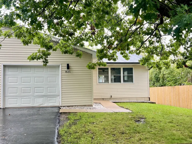821 Belle Plaine AVE, Gurnee, IL 60031