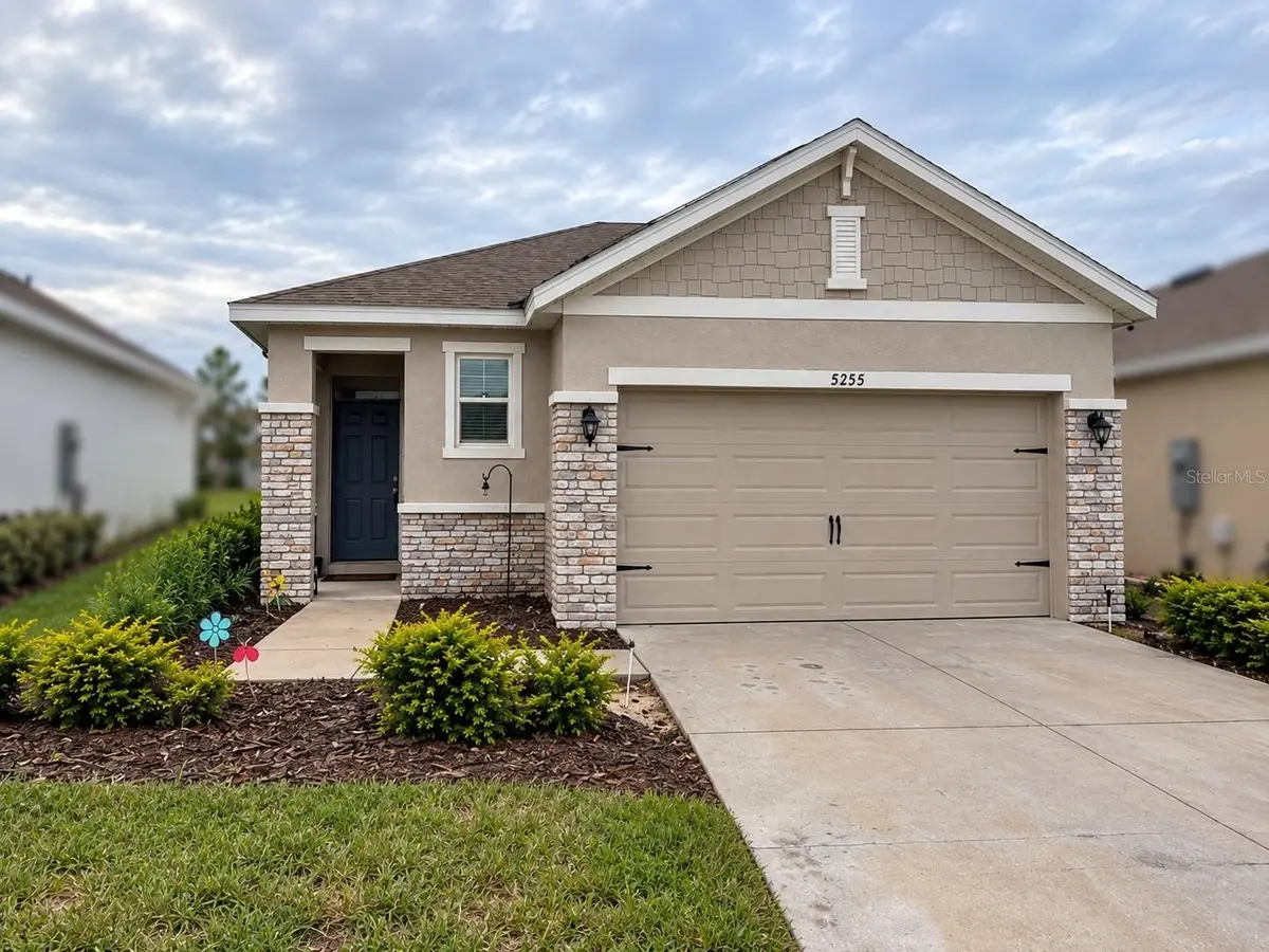 5255 SUNSHINE DR, Wildwood, FL 34785