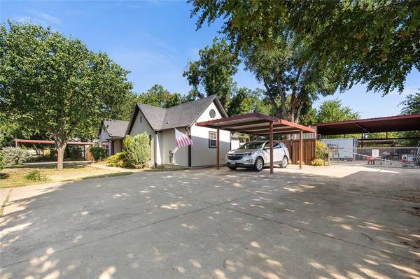 314 W 4th Street, Weatherford, TX 76086