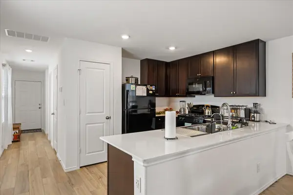 36 Trinity CIR, Lockhart, TX 78644