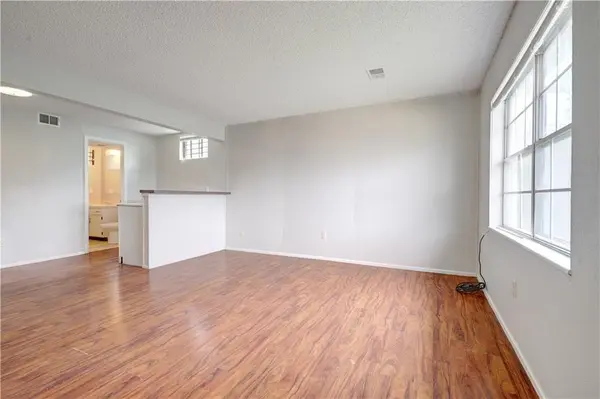 10508 E 41st ST, Kansas City, MO 64133