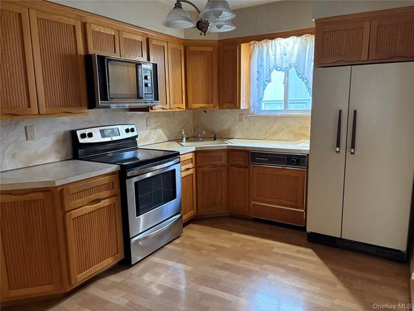 1304 Little Neck AVE, North Bellmore, NY 11710