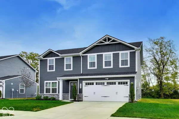 2289 Holiday Creek DR, Whitestown, IN 46075