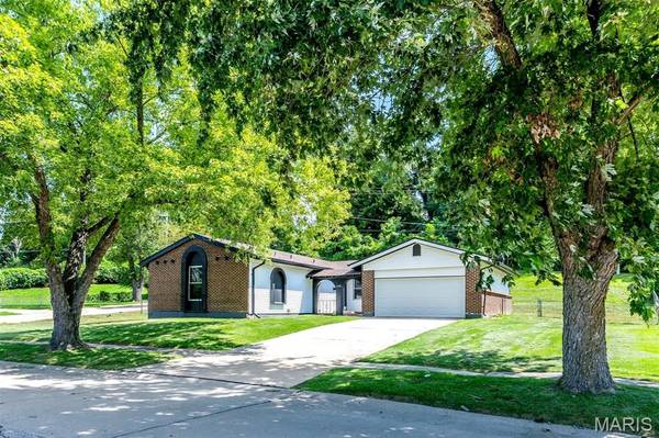 11488 Prentice DR, Florissant, MO 63033