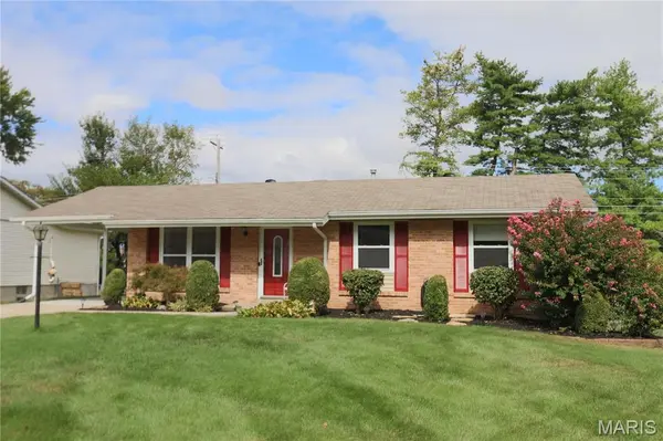 3 Oxbow RD, St Peters, MO 63376
