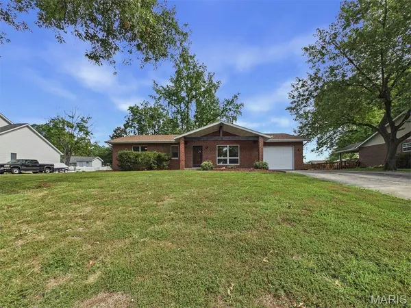 116 Mark Trail DR, Glen Carbon, IL 62034