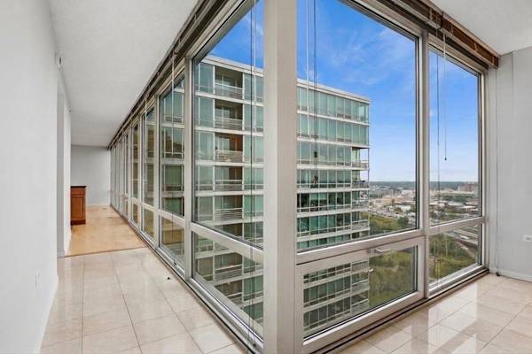 9715 Woods DR #1710, Skokie, IL 60077
