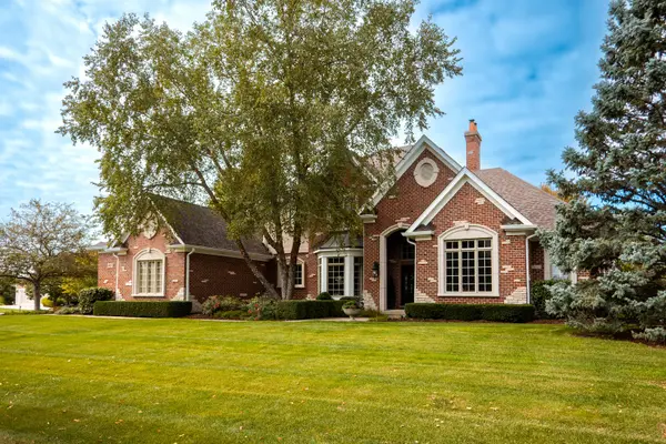 4015 Prairie Crossing DR, St. Charles, IL 60175