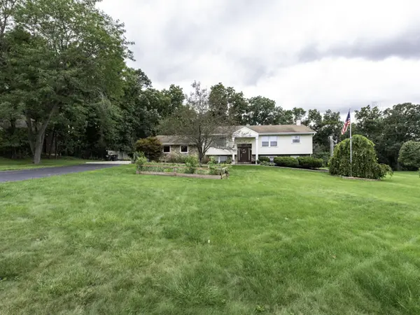 38970 N Northwoods DR, Wadsworth, IL 60083
